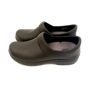 Crocs Dual Comfort Clogs Size 8 Black Slip On Cushioned Work Restaurant Hospital